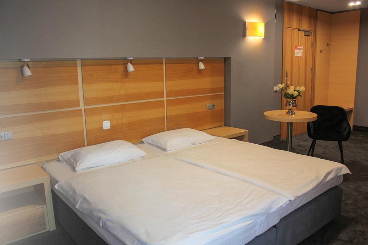 Willa Port Ostroda Luaran gambar A room at the hotel
